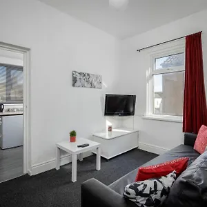 Barton Beachside - Comfort Onebedroom Apartment, Double & Sofabed - & Promenade Location - Over 21's, Family Friendly Only, Id Required, Stairs Access, Free Parking Apartment